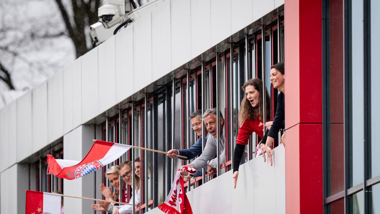 FC Bayern fcbayern Mannschaftsempfang Kits Shop | Premium Football Kits & Gear