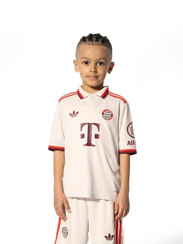 FC Bayern 34225 Kits Shop | Premium Football Kits & Gear