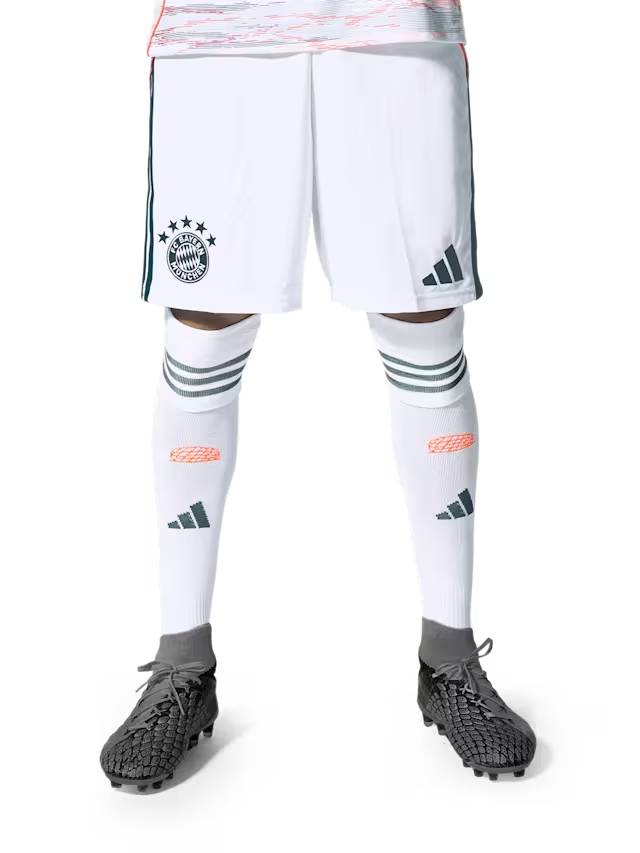 FC Bayern 51120 Kits Shop | Premium Football Kits & Gear